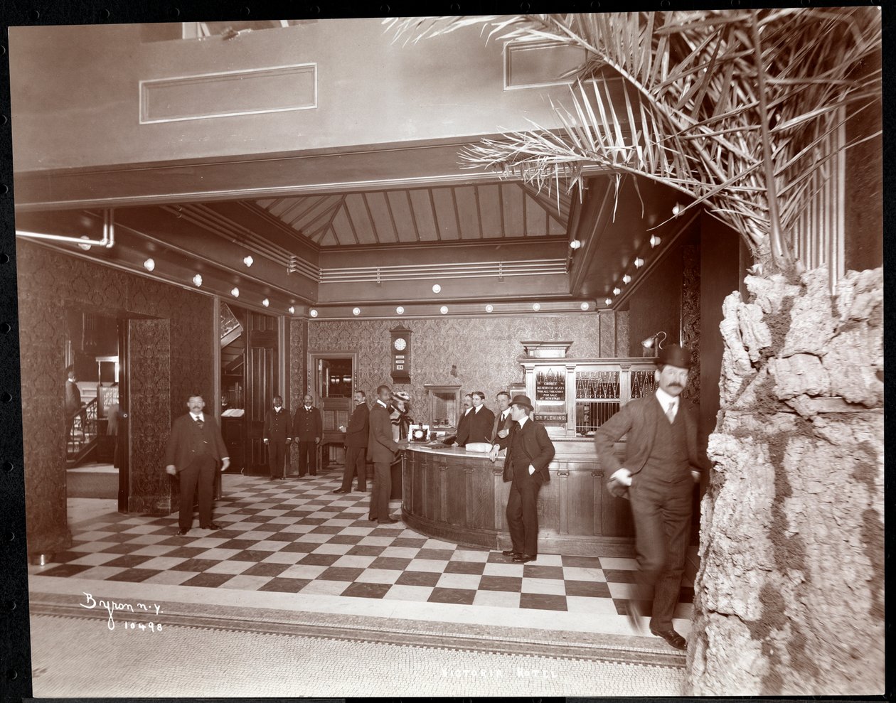 Le hall et le bureau d