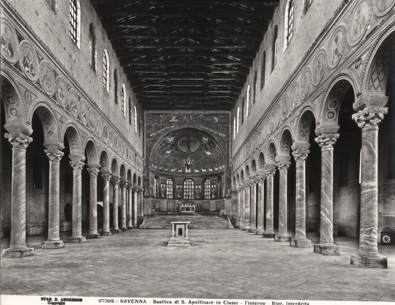 Vue intérieure de la nef et de l