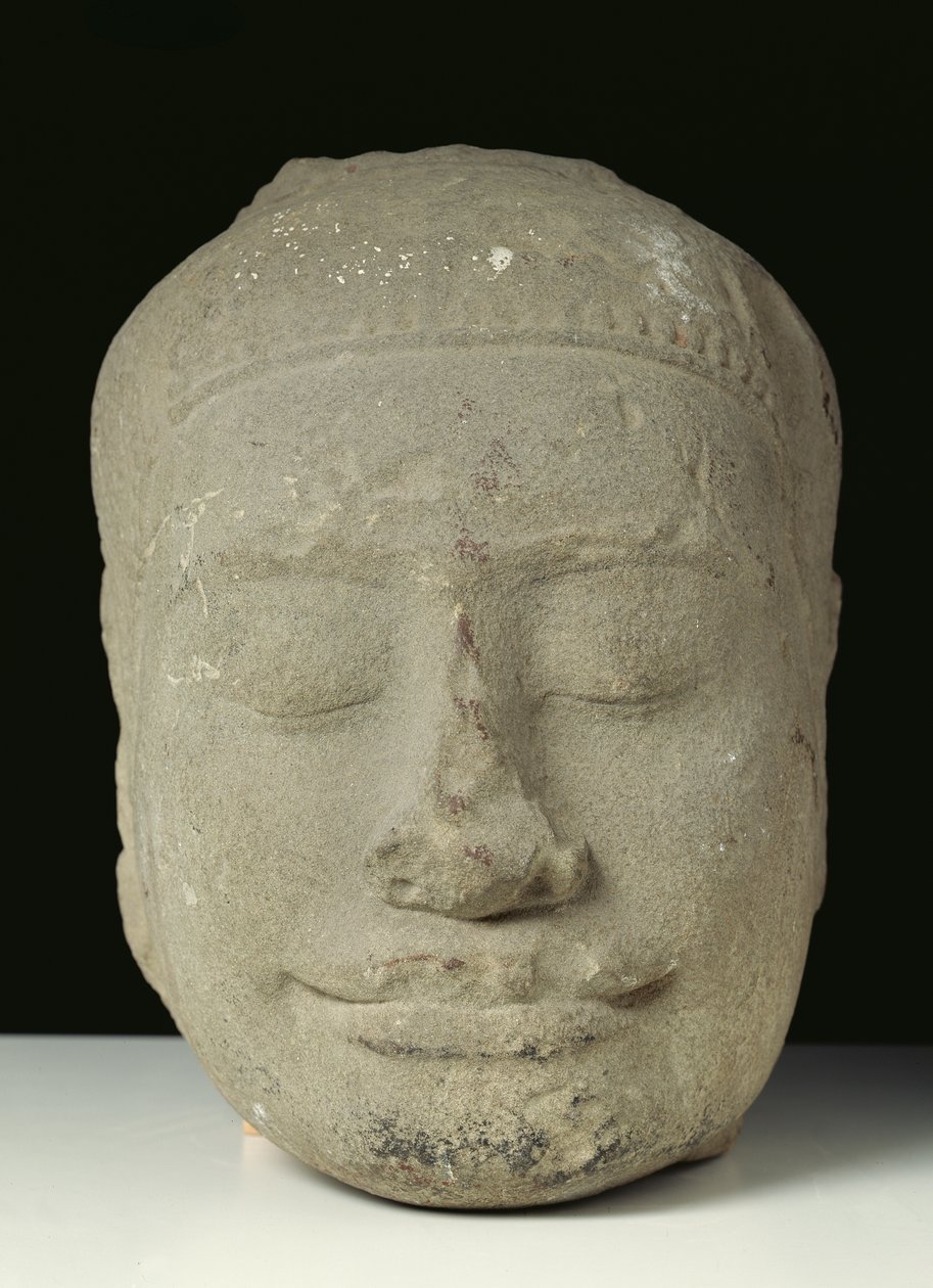 Tête de Bouddha aux yeux fermés, Angkor - Cambodian School