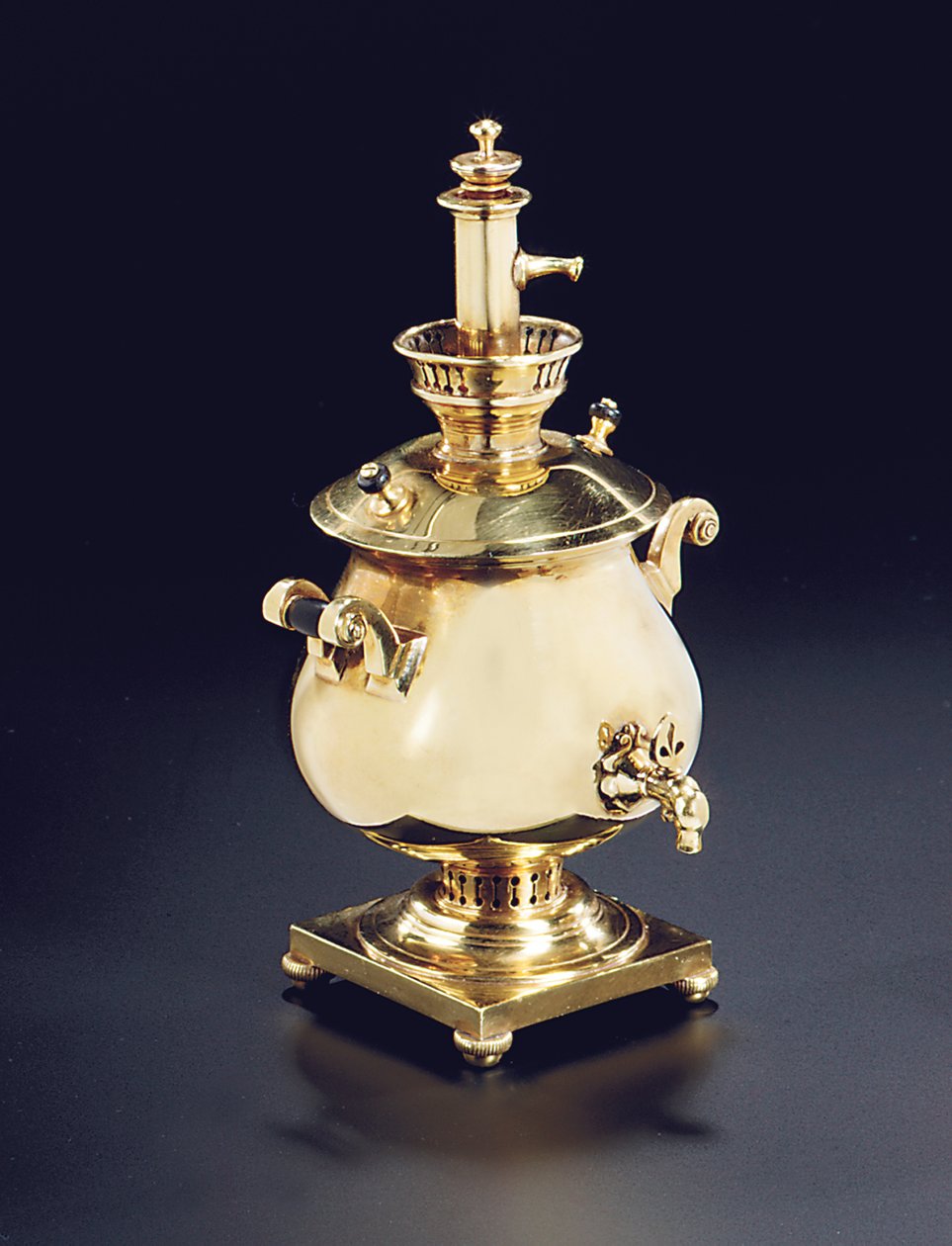 Flacon de parfum miniature en forme de samovar avec bouchon, probablement Moscou, 1908-17 - Carl Fabergé