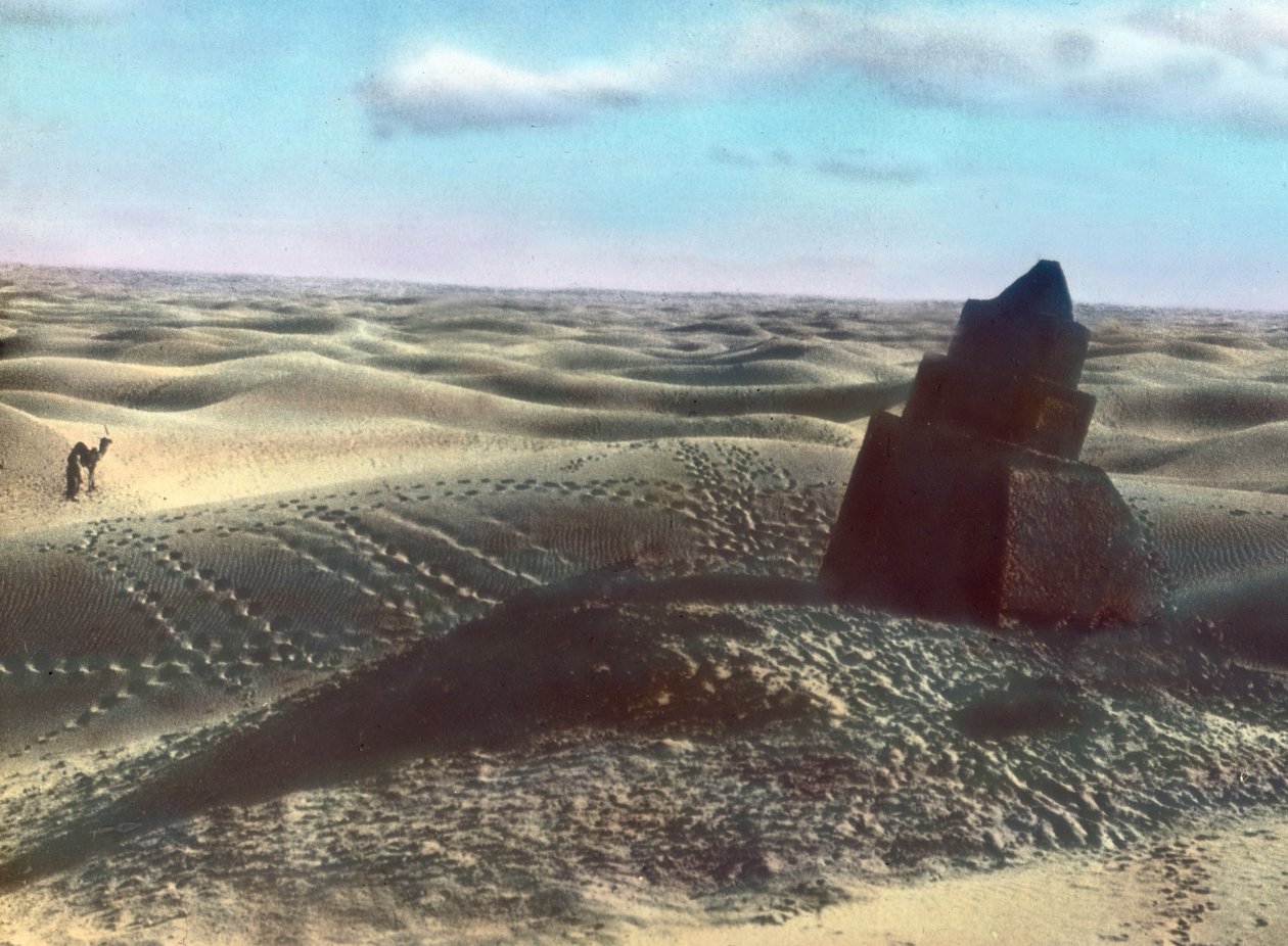 Maroc, borne kilométrique dans le désert, vers 1910 - Carl Simon