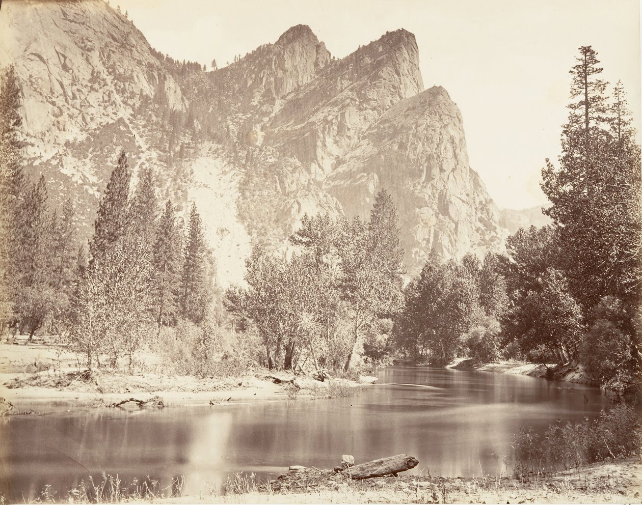 Les Trois Frères, Yosemite, vers 1872, imprimé vers 1876 - Carleton E. Watkins.