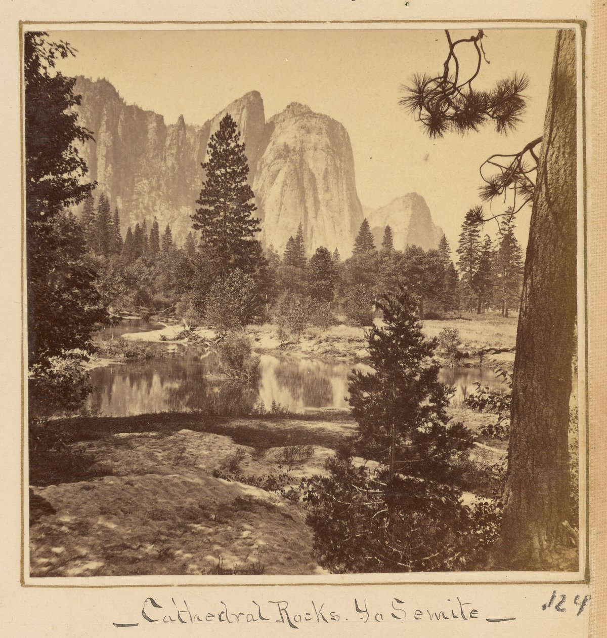 Rochers de la Cathédrale, 2600 pieds - Carleton Watkins