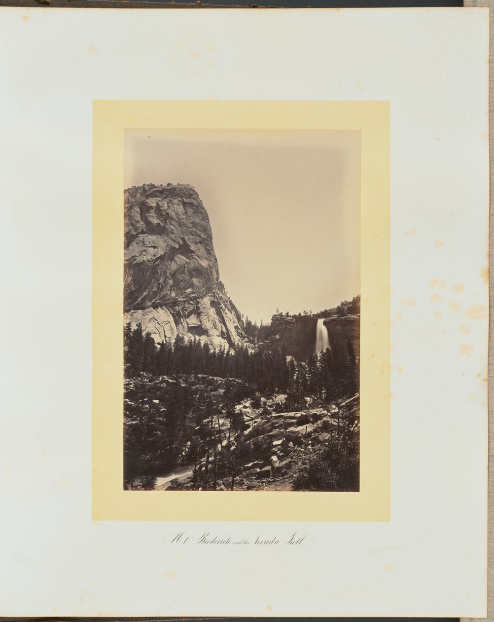 Mont Broderick et la chute Nevada - Carleton Watkins