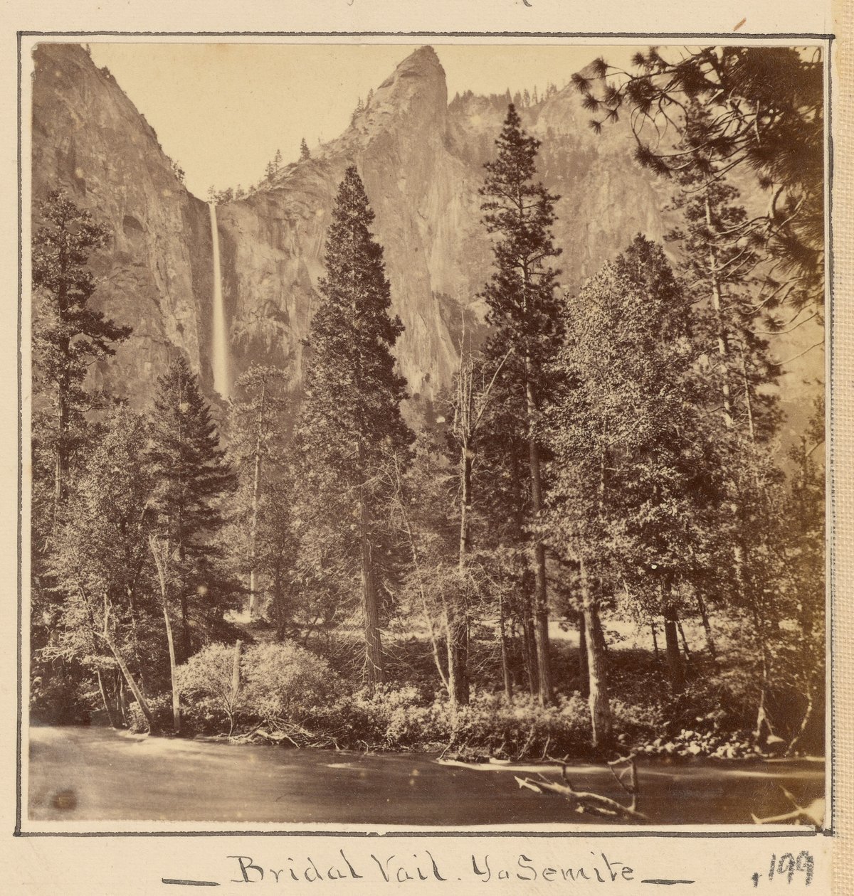Pohono, ou le Voile de la mariée, 900 pieds - Carleton Watkins