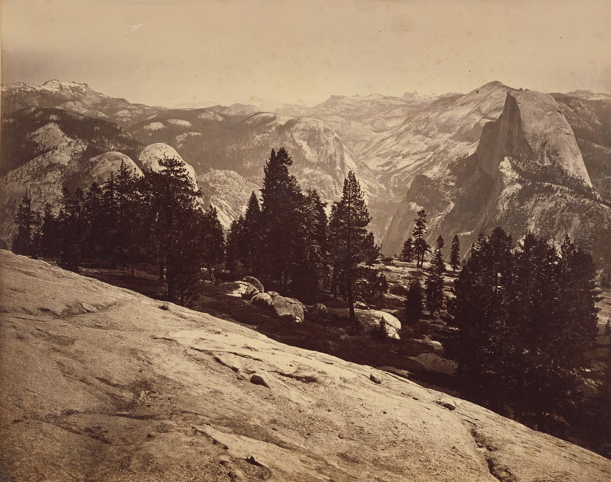Les dômes vus depuis Sentinel Dome - Carleton Watkins