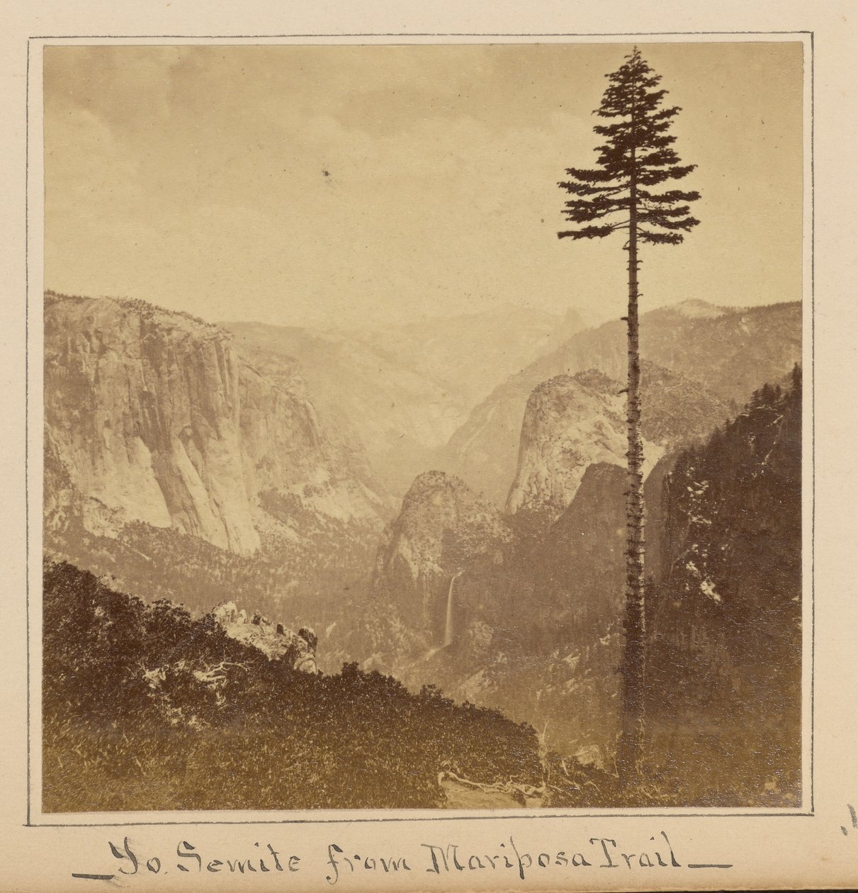 La vallée de Yosemite depuis «Best General View», sentier Mariposa - Carleton Watkins