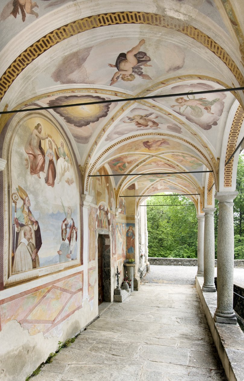 Vue des fresques et du portique, Église de Santi Nazaro e Celso, Lanzo D