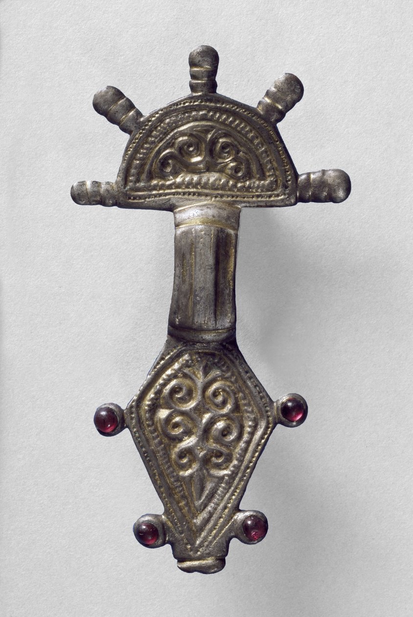 Broche à tête rayonnante, de Marchelepot, Somme, probablement carolingienne, c.7ème-10ème siècle - Carolingian School