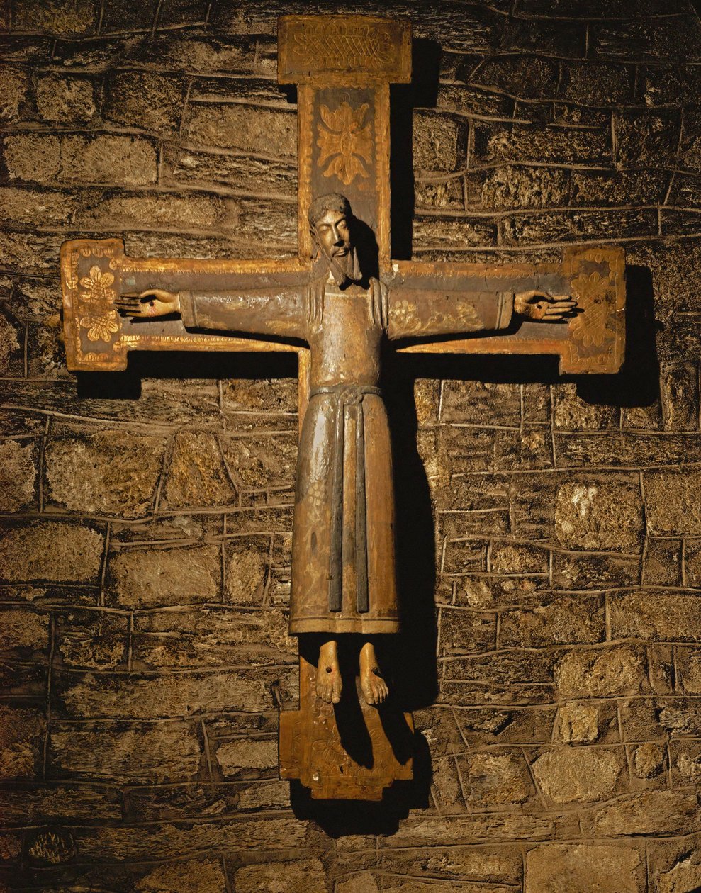 Le Christ sur la croix, entièrement vêtu - Catalonian School