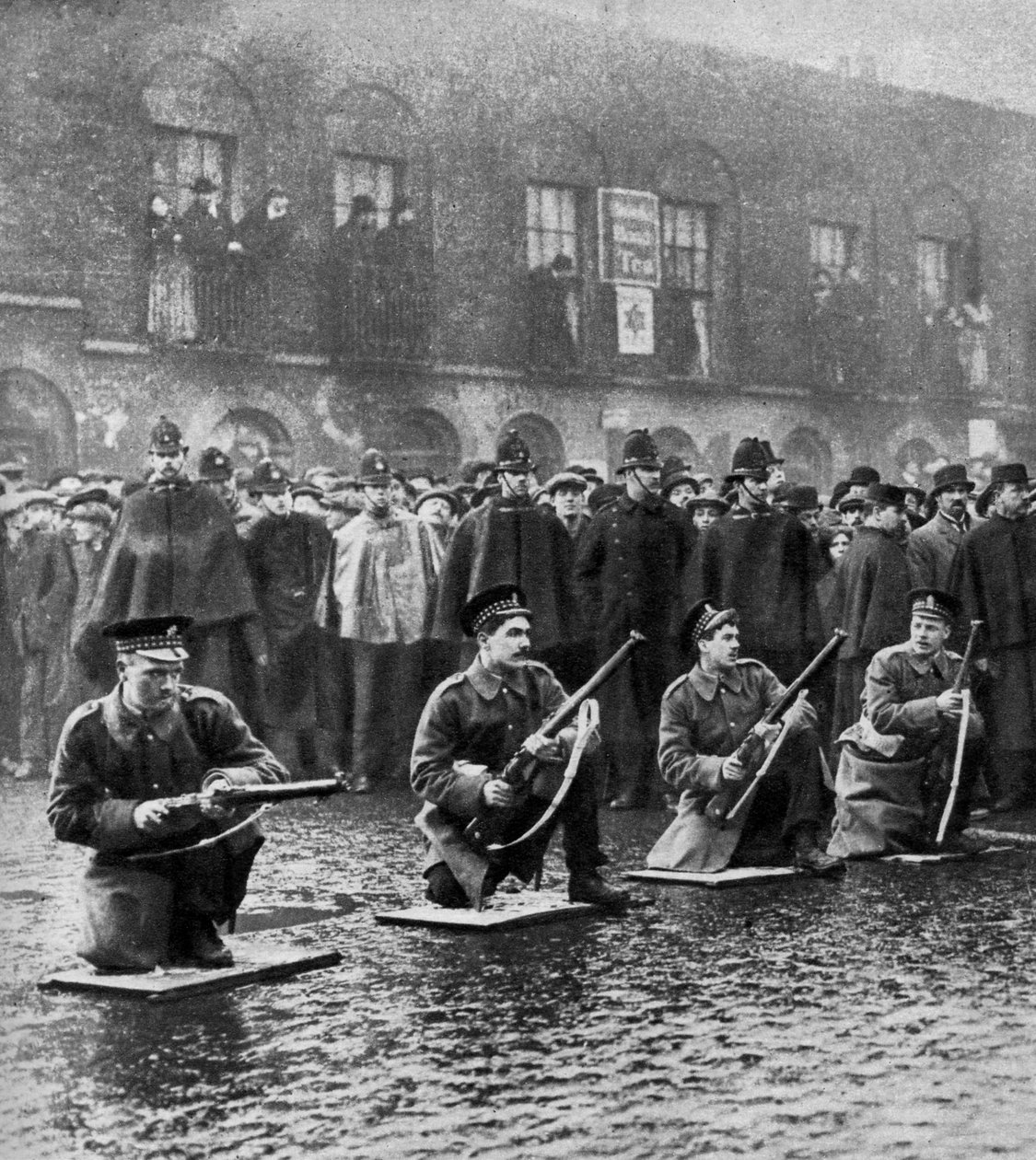 Affrontement à Sidney Street, Stepney, Londres, 3 janvier 1911 - Central Press
