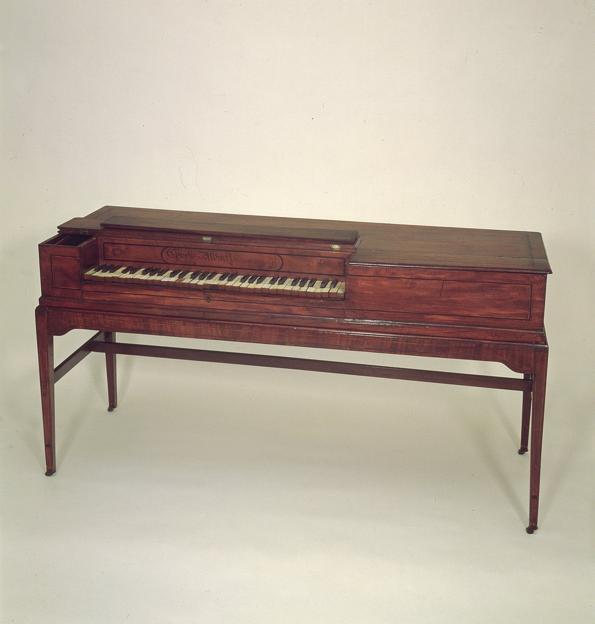 Piano, 1789 - Charles Albrecht