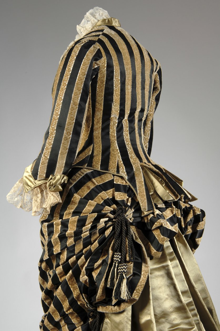 Robe de soirée, vers 1884 (vue oblique partielle du dos) - Charles Frederick Worth