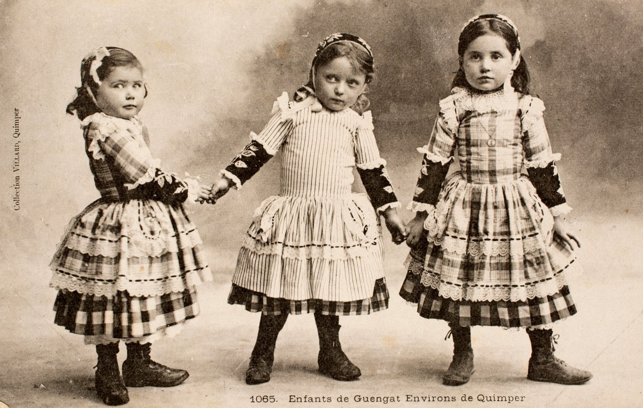Enfants de Guengat, Finistère, Bretagne, France - Augustus Kollner
