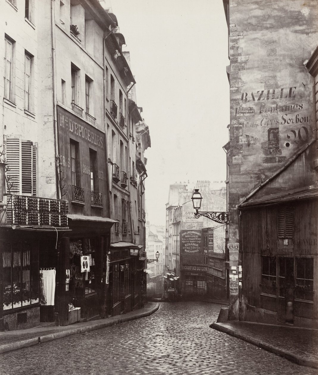 Rue de la Montagne-Sainte-Geneviève près de l