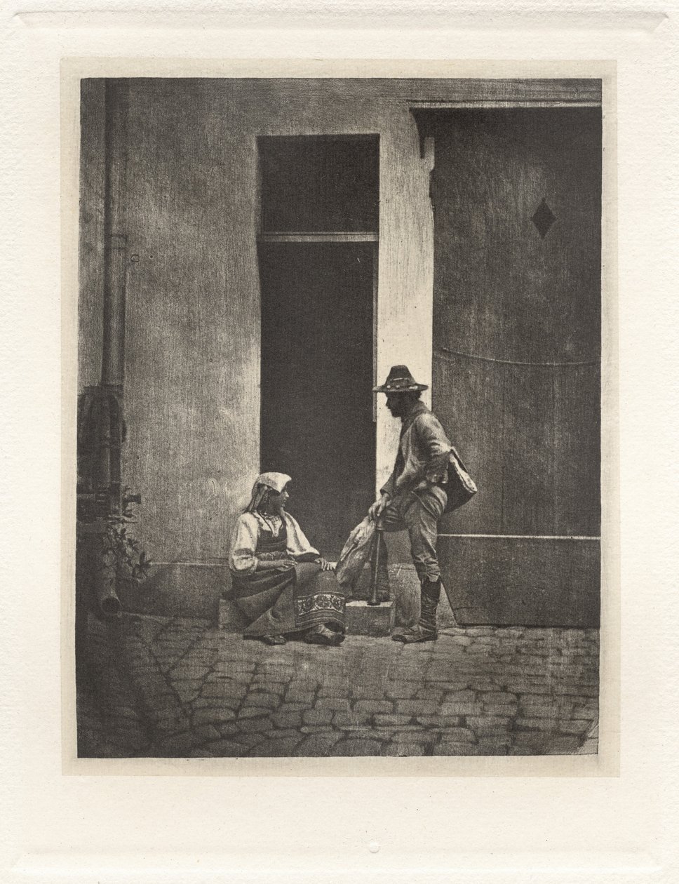 Planche IV - Pifferaro Debout et Paysanne Italienne Assise, dans la Cour du 21 Quai Bourbon,1854, imprimé en 1982 (photo) - Charles Nègre