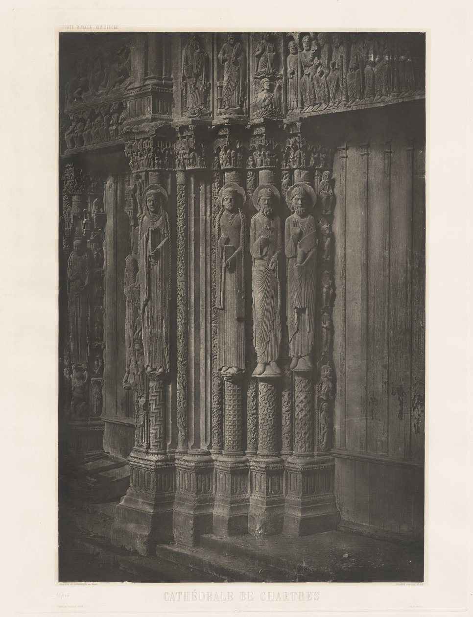Planche XIII - Cathédrale de Chartres, Statues Colonnes de la Porte Centrale du Portail Royal,1855, imprimé en 1982 (photo) - Charles Nègre