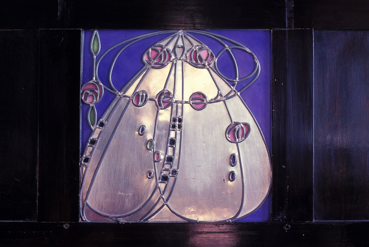 Mobilier conçu pour No. 120 Mains Street, Glasgow, Cabinet noir avec plaque incrustée, 1904 - Charles Rennie Mackintosh