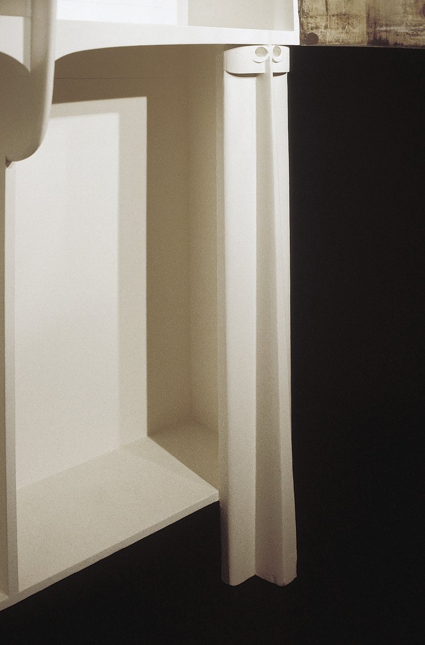 Cabinet blanc conçu pour Mme Rowat, 1902 - Charles Rennie Mackintosh