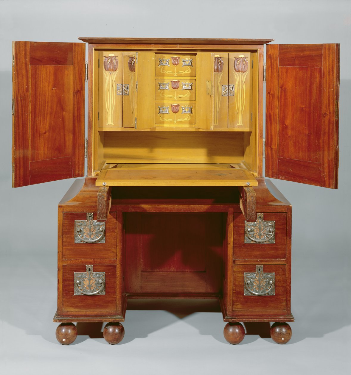 Cabinet - avant ouvert, 1898 - Charles Robert Ashbee