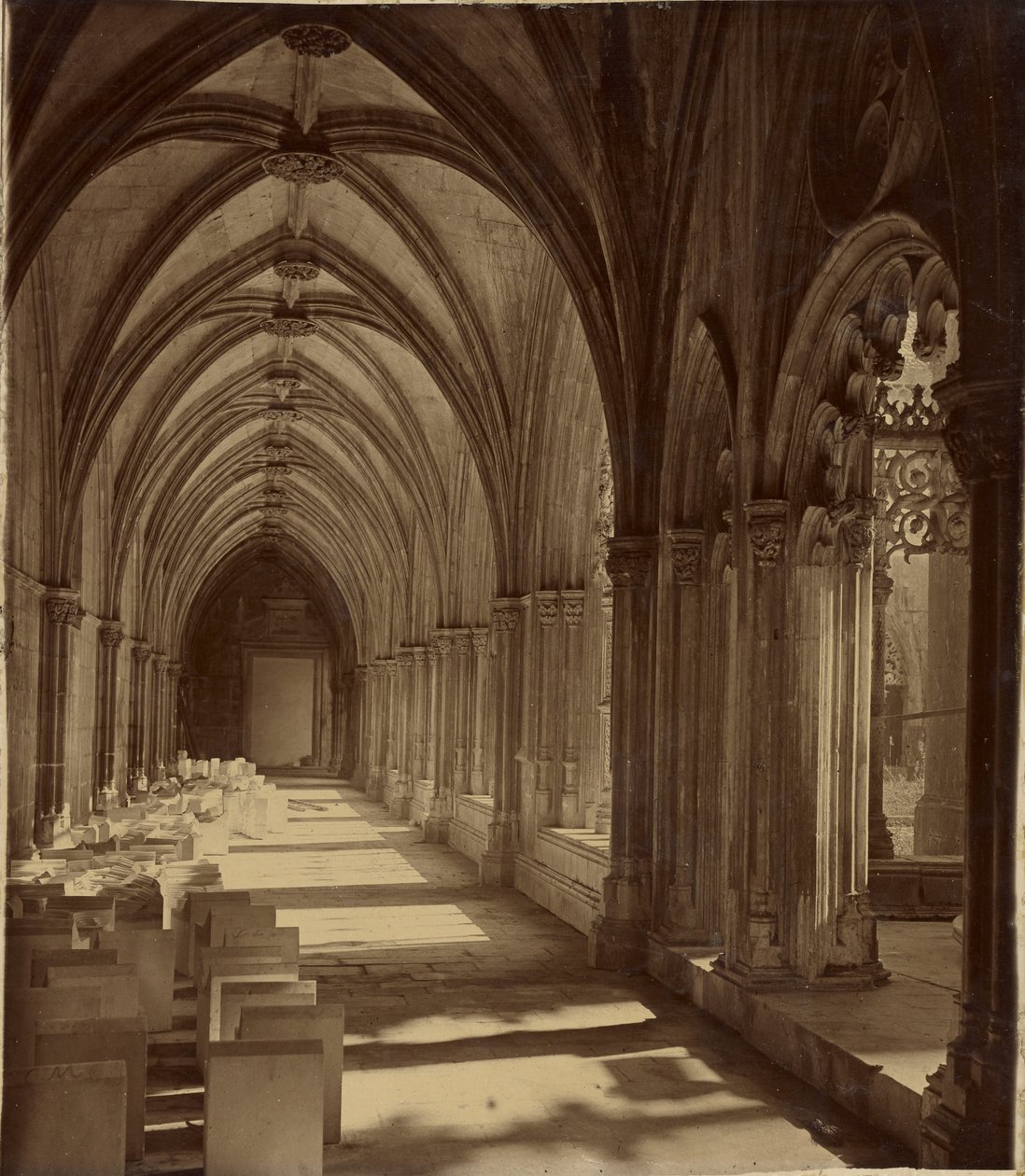 Couloir voûté, Batalha - Charles Thurston Thompson
