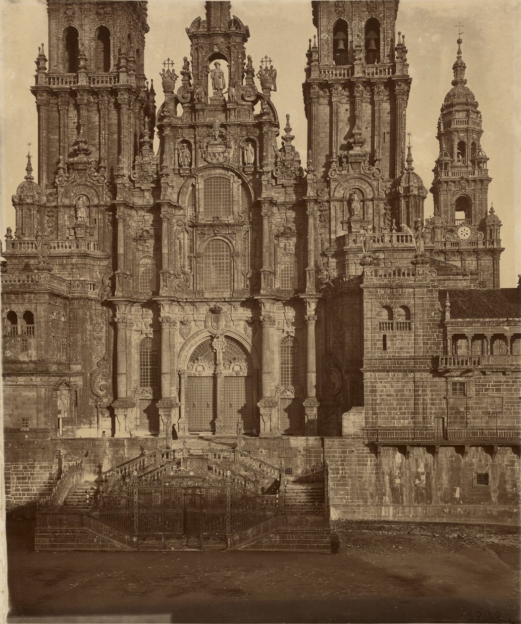 La façade occidentale de la cathédrale de Saint-Jacques-de-Compostelle, Espagne - Charles Thurston Thompson