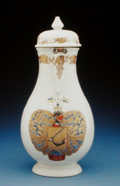 Cafetière de forme Meissen avec les armoiries de Gustav Gabriel Loodh, période Qianlong (1736-95) - Chinese School