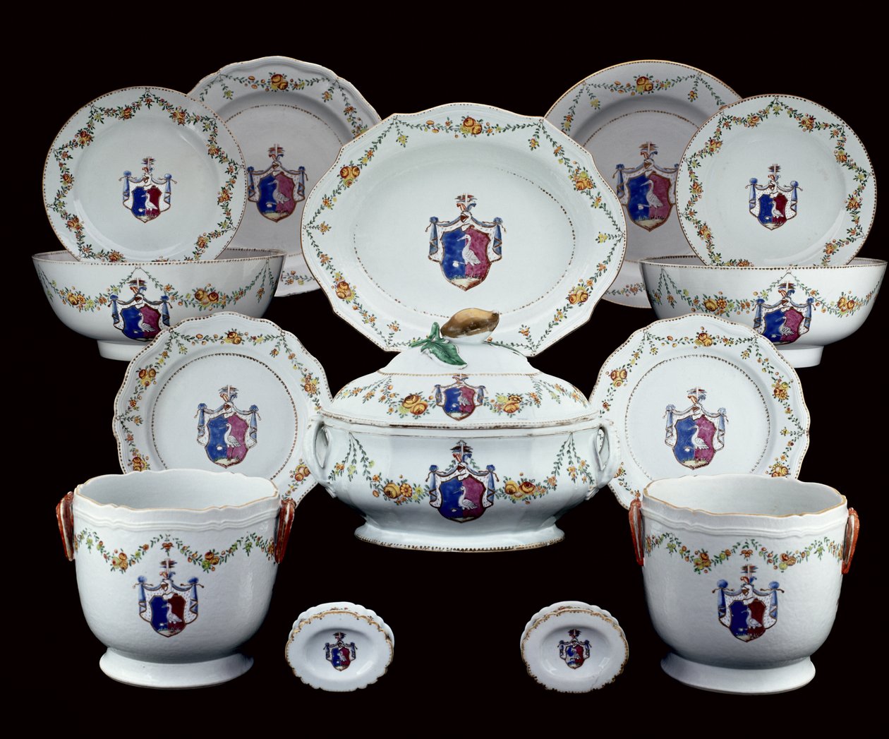 Service de table armorial famille rose peint avec les armoiries de Tranefelt de Suède (céramique) - Chinese School