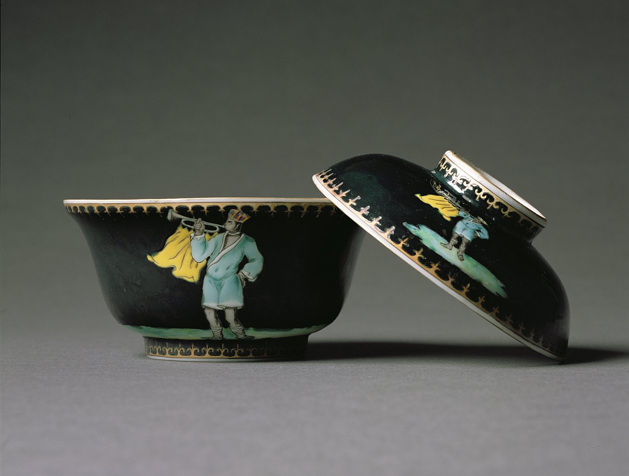 Sucrier et couvercle, période Qianlong (1736-95) vers 1740 - Chinese School