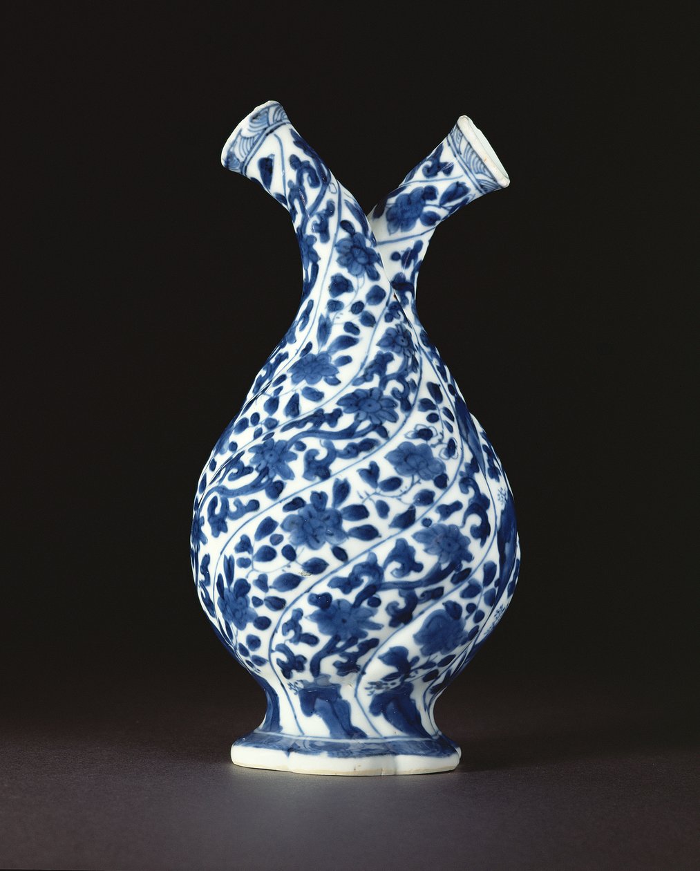 Double bouteille bleue et blanche en forme de verre européen, période Kangxi (1662-1722) - Chinese School