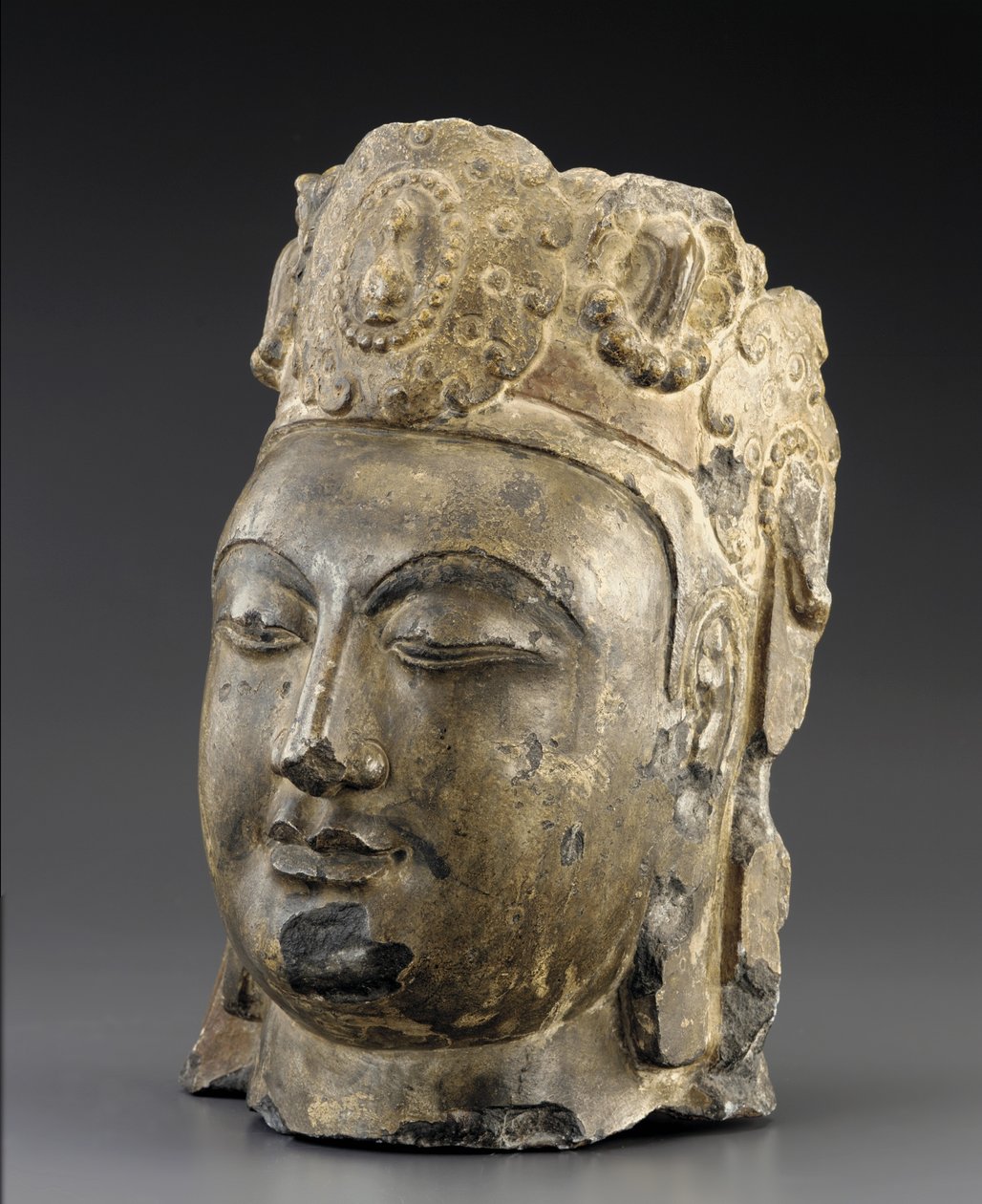 Tête du Bodhisattva Mahasthamaprapta (Ta-shih-chih) Période de Division, 550-577 - Chinese School