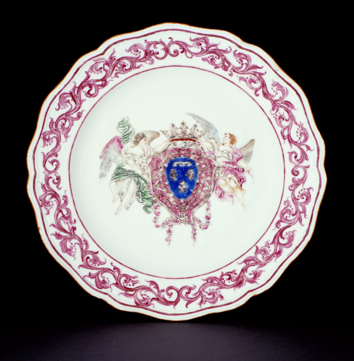 Assiette de dîner Rose Famille avec les Armes de France, période Qianlong (1736-95) vers 1765 - Chinese School
