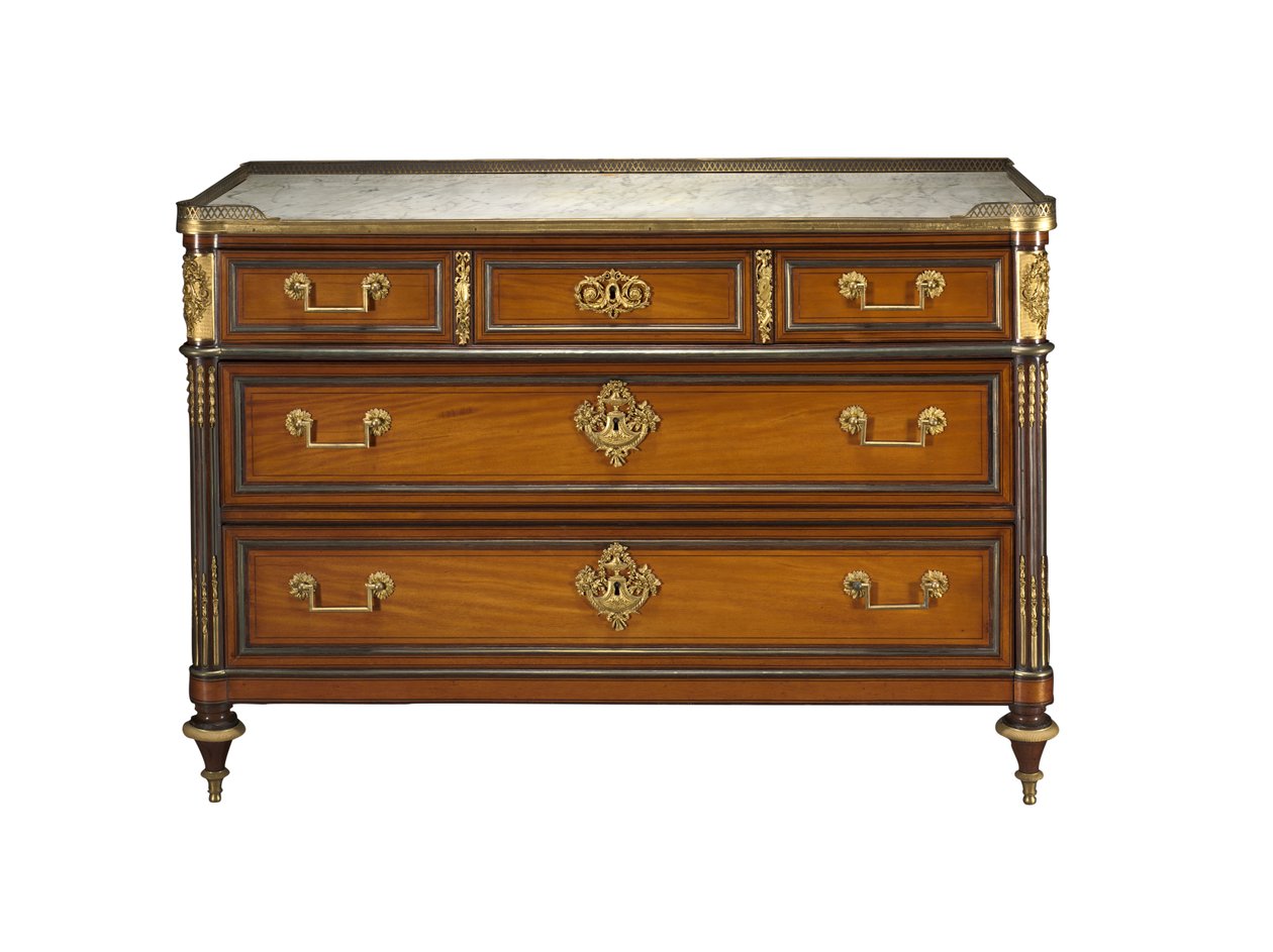 Commode, montures dans le style de Pierre Joseph Désiré Gouthière - Claude Charles Saunier