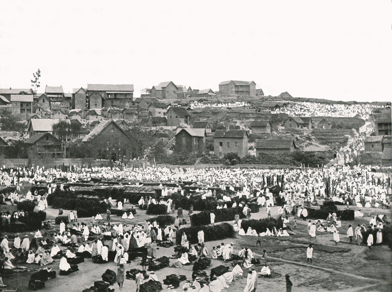 La Place du Marché, Antananarivo, Madagascar, 1895 - Colonel Stewart