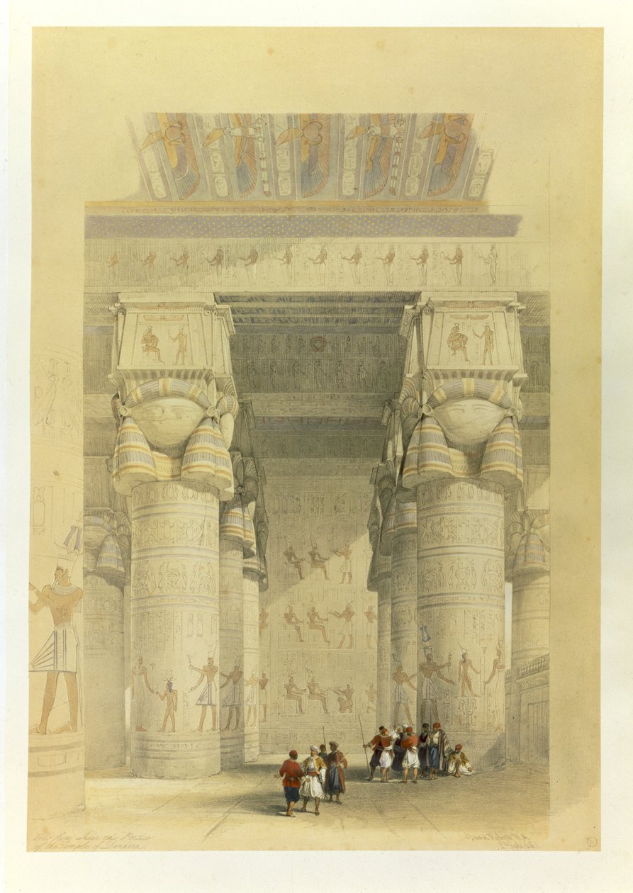 Vue sous le portique du temple de Dendérah, d