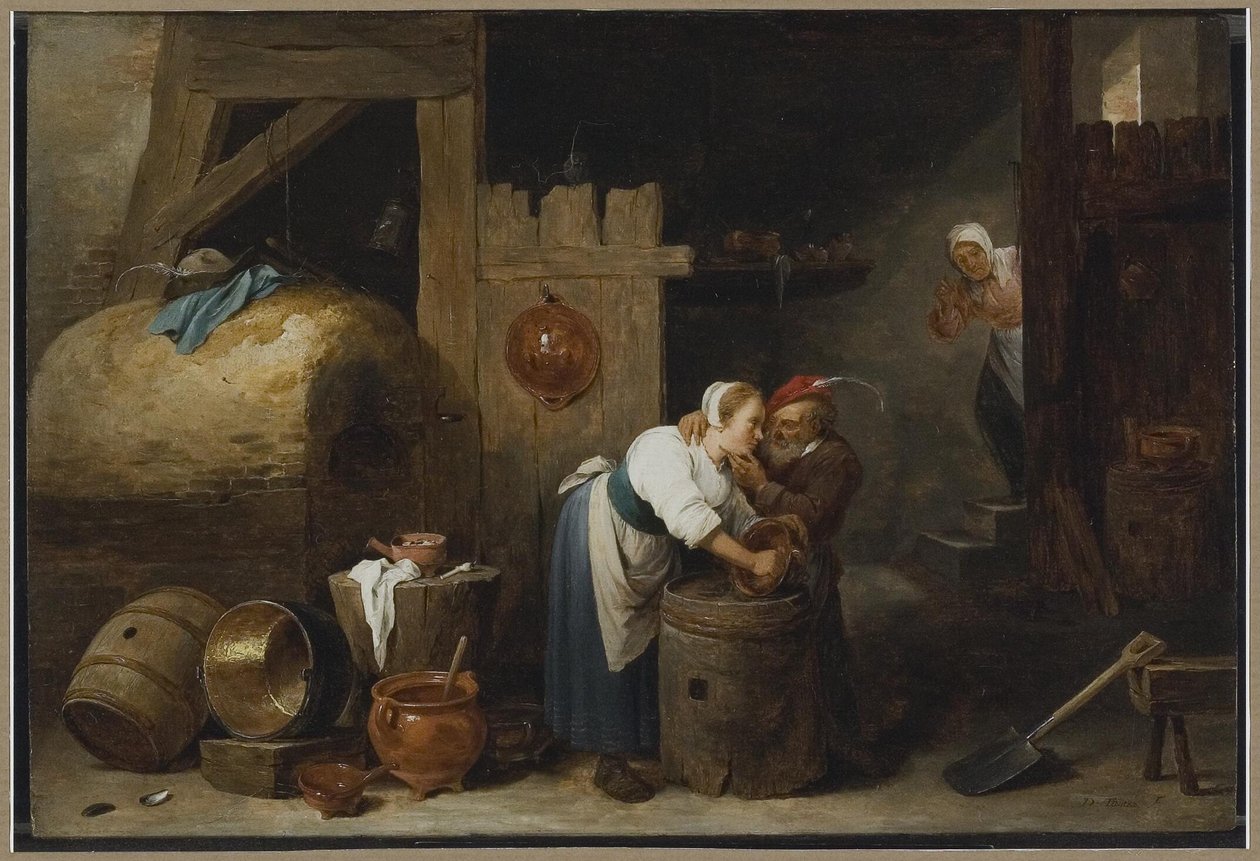 Intérieur avec une jeune femme qui récure des pots pendant qu