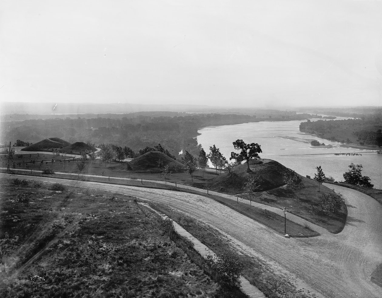 Parc Indian Mound, St. Paul, Minnesota, c.1898 - Detroit Publishing Co.