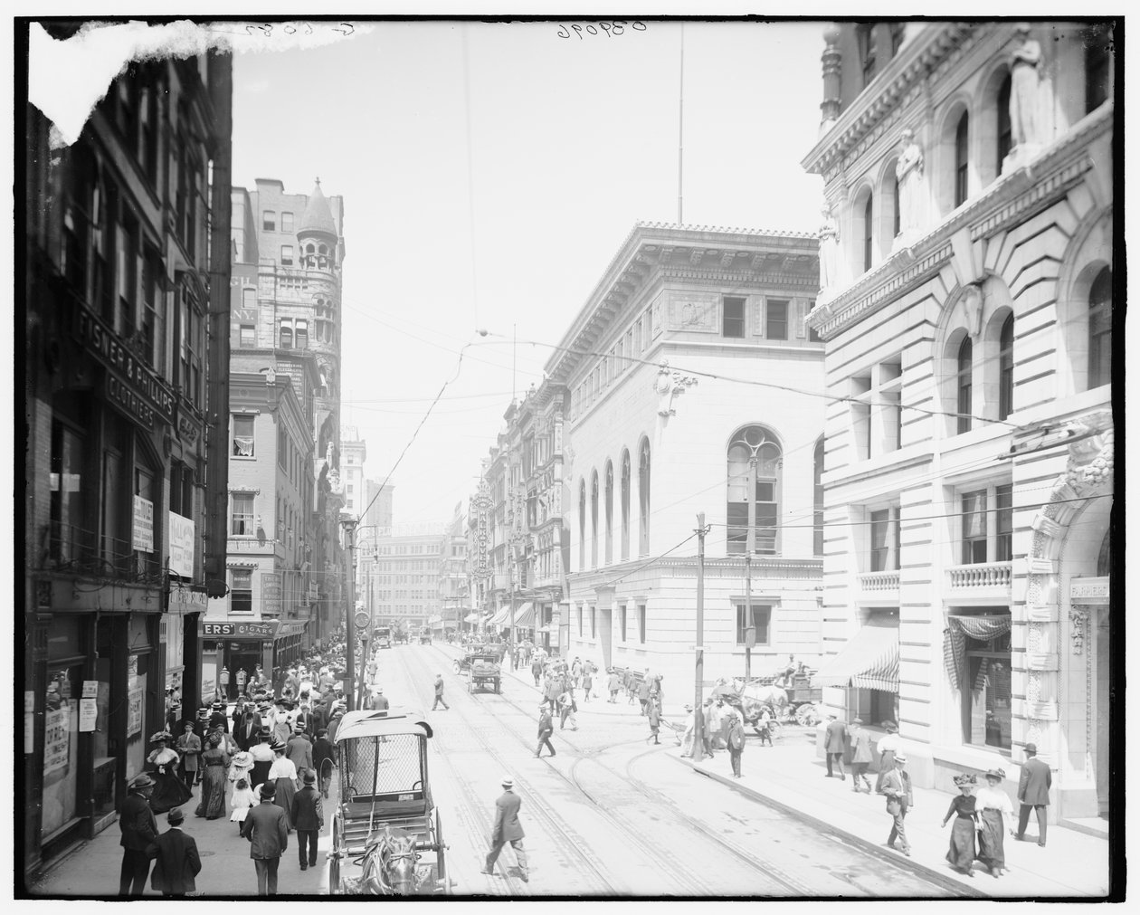 Coin de la Cinquième Avenue et de Wood Street, Pittsburgh, Pa. - Detroit Publishing Co.
