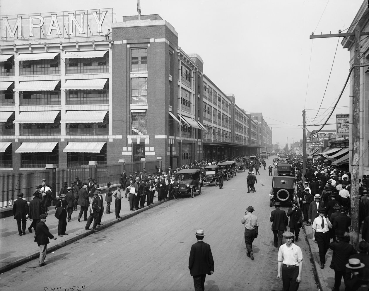 Quart de travail de quatre heures, Ford Motor Company, Detroit - Detroit Publishing Co.
