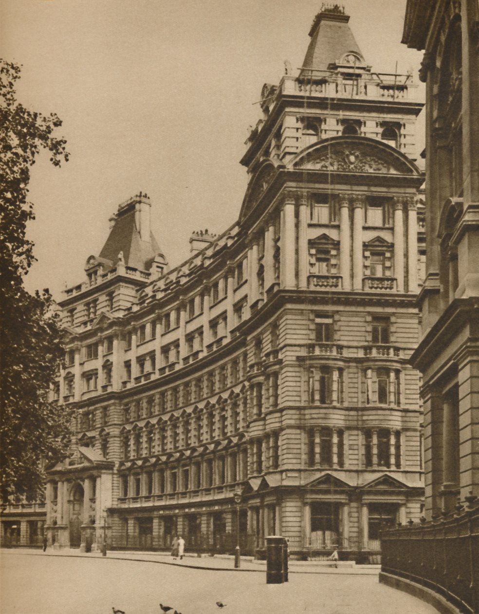 Salisbury House : Locaux commerciaux somptueux dans la ville - Donald McLeish
