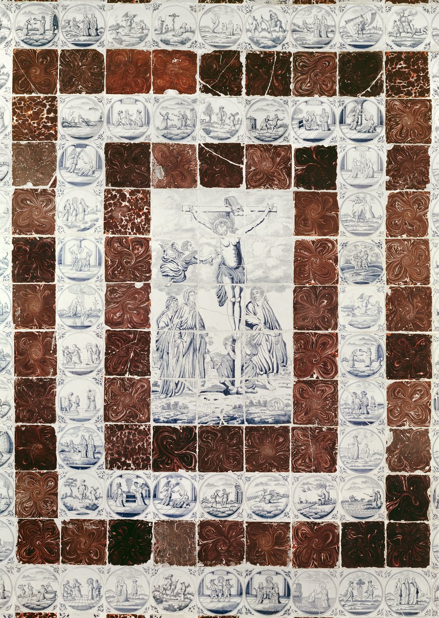 Carreaux de Delft représentant la Crucifixion avec une bordure de carreaux avec des scènes de l