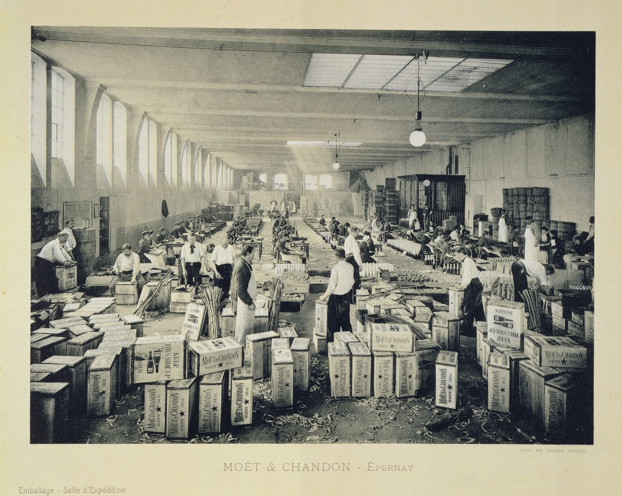 Emballage des caisses pour expédition, de La France Vinicole, publié par Moet & Chandon, Epernay - E.M. Choque