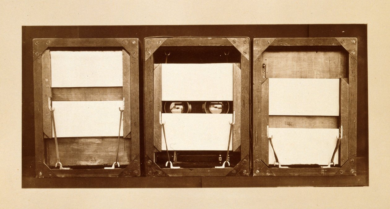Façade des électro-volets, avec positions des panneaux avant, pendant et après l