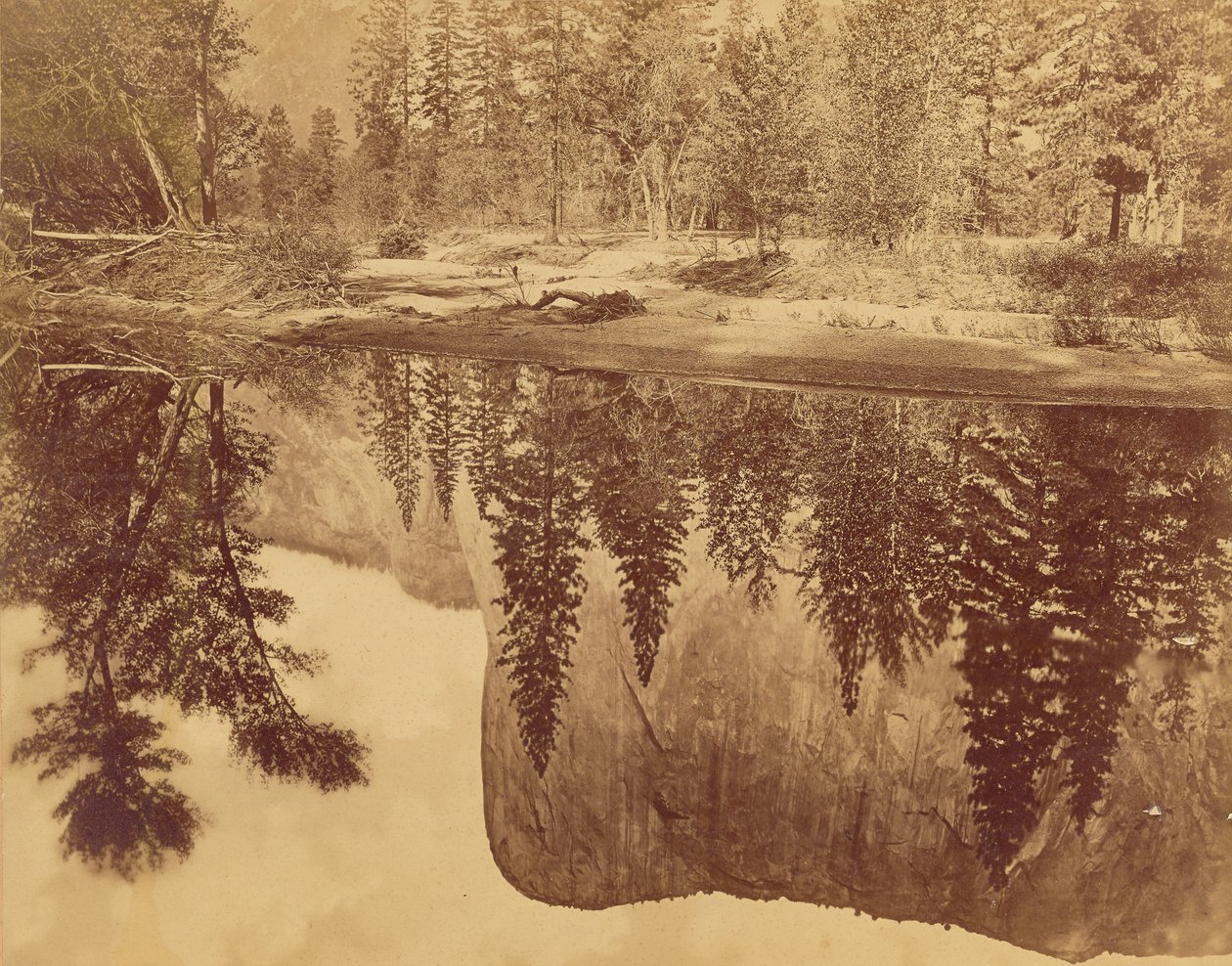 Tutokanula.  Vallée du Yosemite.  (The Great Chief) - "El Capitan" - Reflété dans la Merced. - Eadweard J. Muybridge