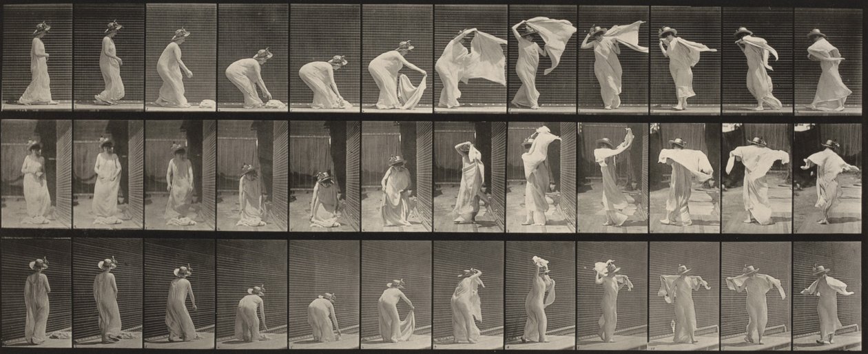 Planche numéro 233. Lever le châle, le mettre sur les épaules et se tourner - Eadweard Muybridge