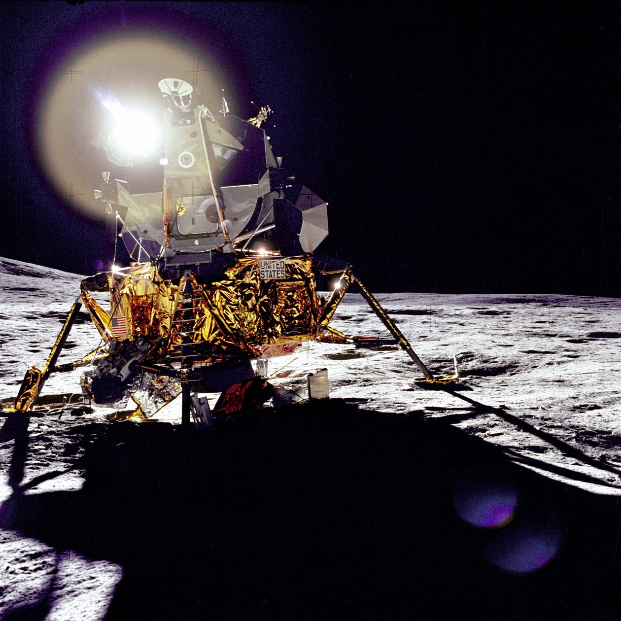 Antarès sur les Hautes Terres de Fra Mauro, surface lunaire - Edgar Mitchell