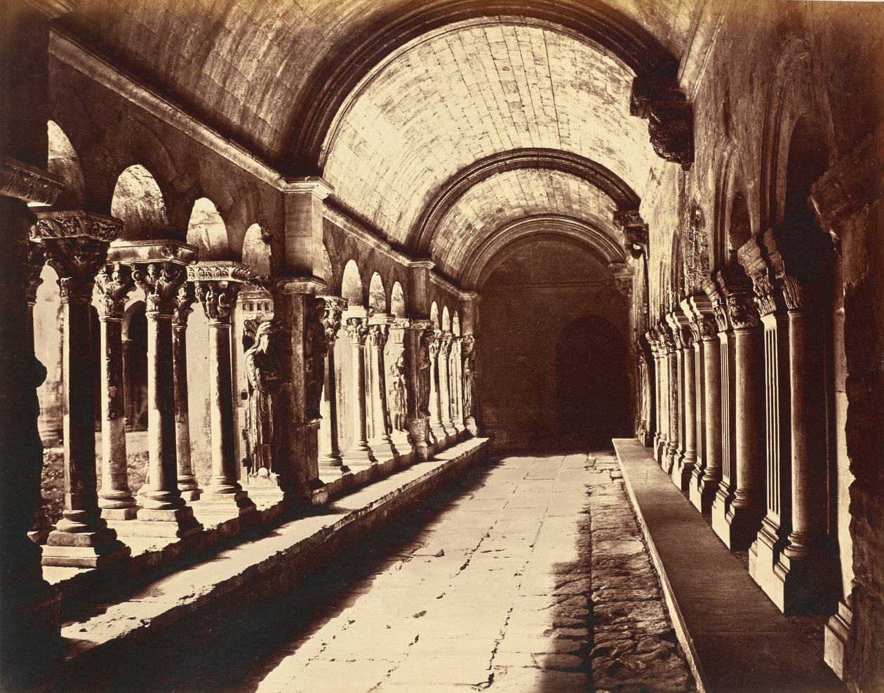Arles. Cloître Saint-Trophime - Édouard Baldus