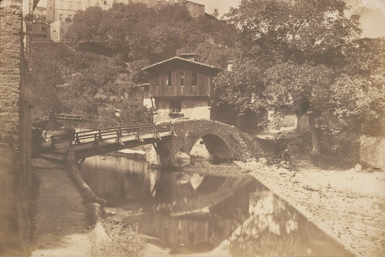 [Paysage avec ruisseau, pont de pierre et de bois] - Édouard Baldus