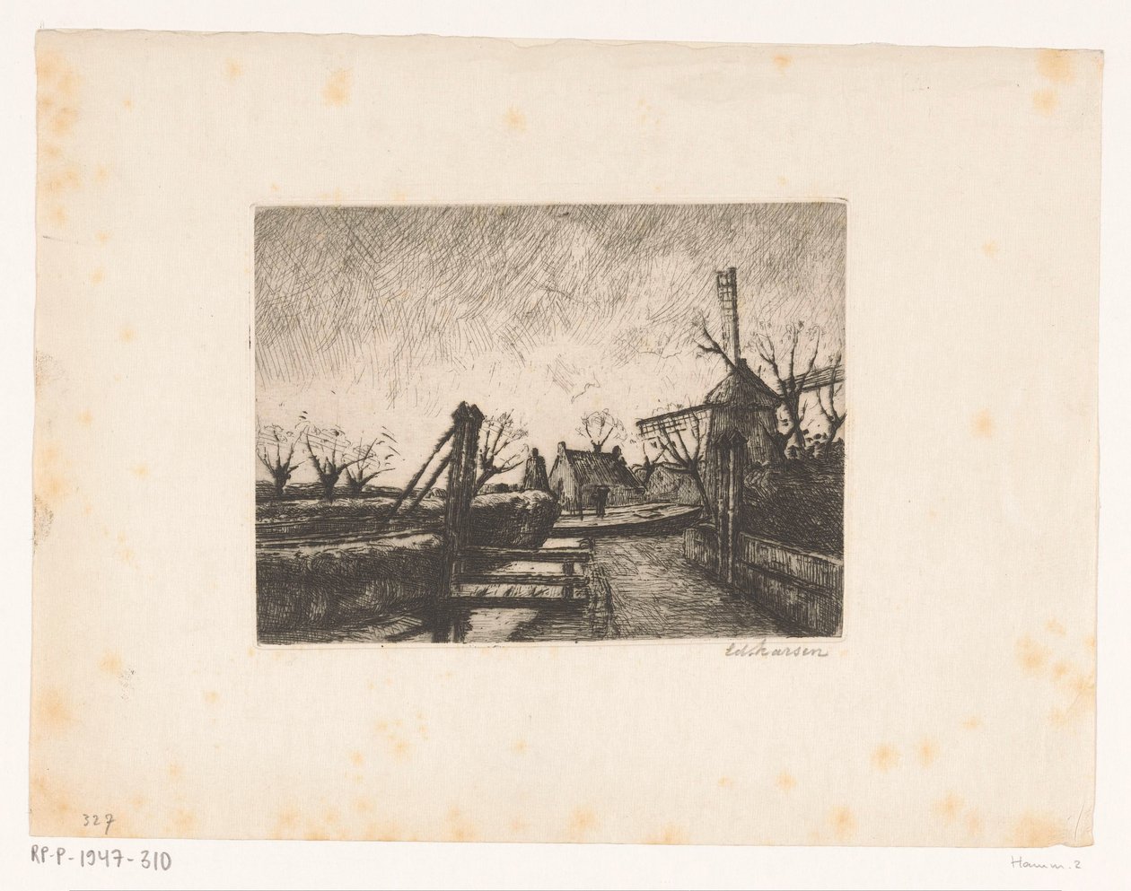Chemin avec pont le long d
