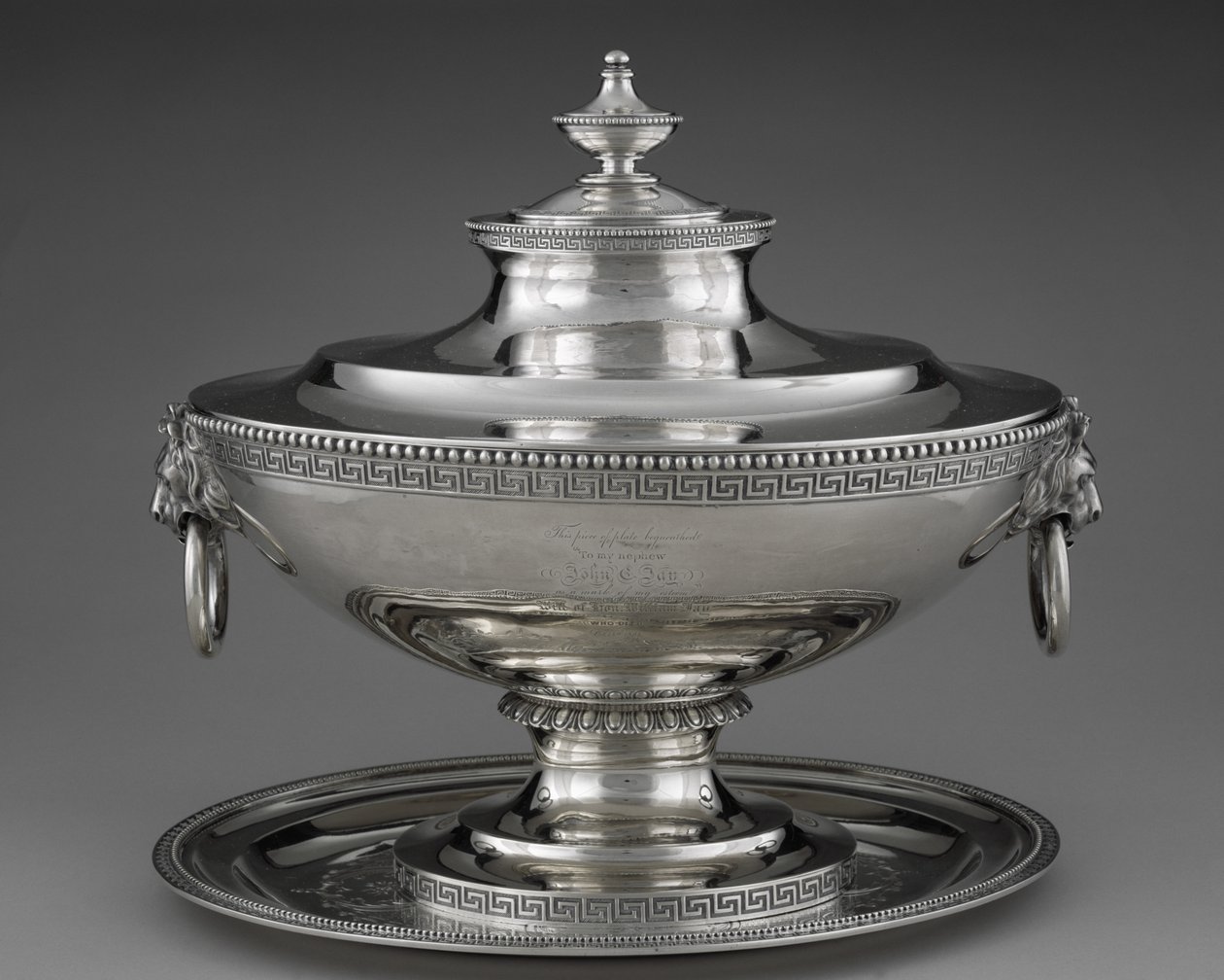 Soupière avec sous-plat - Edward Chandler Moore